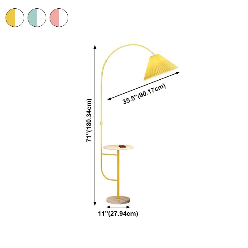 Lámpara de lectura de piso de metal moderna Luz de piso de 1 luz con escritorio para dormitorio