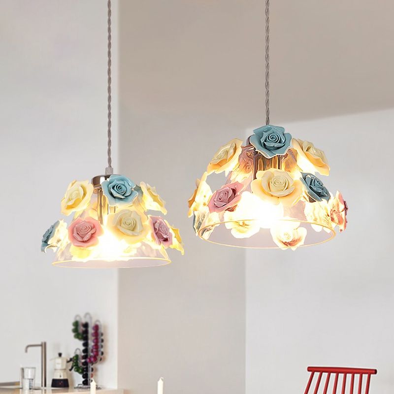 Transparant glas conische hangende lamp Modernistisch 1-licht plafond hanglamp met blauw-roze gele bloemdecor