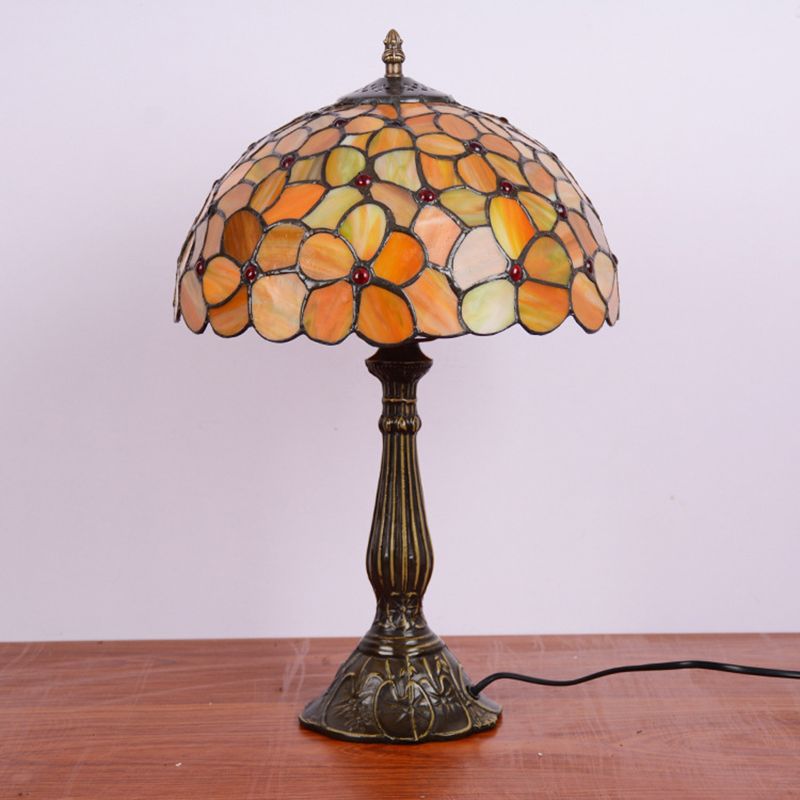 Lampada da tavolo da soggiorno singola Lampada da notte in bronzo barocco con paralume in vetro colorato a fiori
