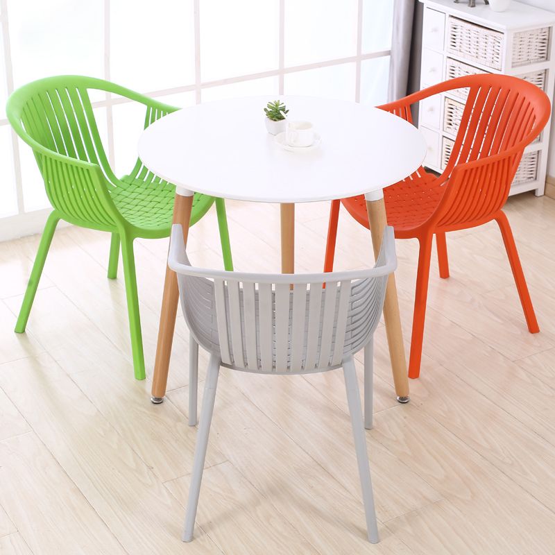 Sillas de comedor escandinavas Sillón de comedor con respaldo de listones de plástico (juego de 4)