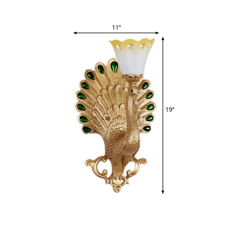 Lámpara de pared de pavo real tradicional 1 aplique de pared de resina de bulbo con tono floral de vidrio blanco y amarillo