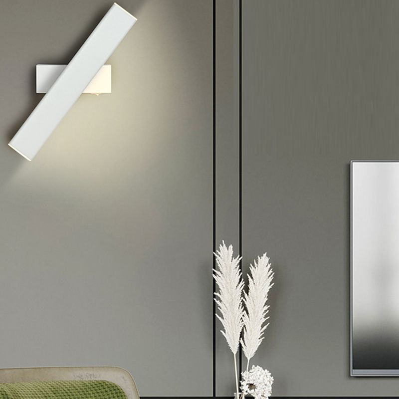 Modern Metal Wall Light Strip Rotatable LED Wall Sconce for Living Room