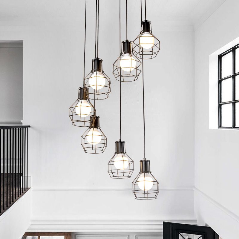 Zwarte trap hangend licht in moderne klassieke stijl smeedijzeren cluster hanglamp met ijzeren frame