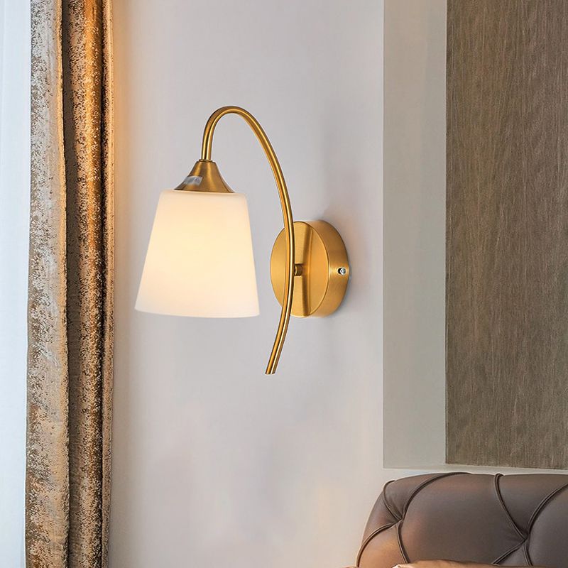 Modernist Wall Sconce Metal Sconce Lighting in Gold for Bedroom
