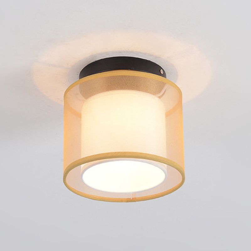 Traditionelle geometrische halbspüchen Deckenleuchte in der Nähe des Deckenlichts