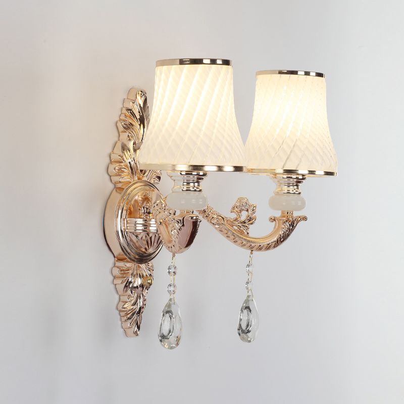 Lámpara de pared de vidrio texturizado cónico Lámpara de pared de pasillo vintage con drapeado de cristal en dorado