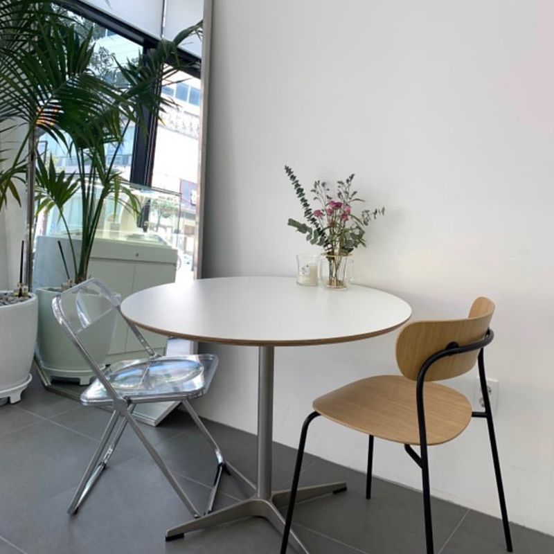 Modern MDF Round Dining Table Standard White Dining Table with Pedestal Base