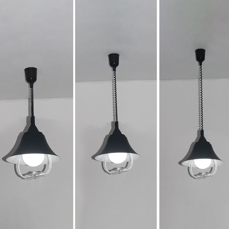 Luz de colgante en forma de campana negra lámpara de suspensión de metal de 1 bombilla nórdica con cable elástico y mango