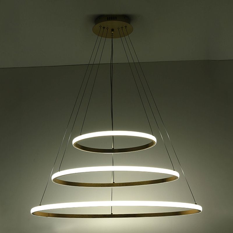 Fissaggio del lampadario minimalismo a 3 livelli lampadario a LED in metallo