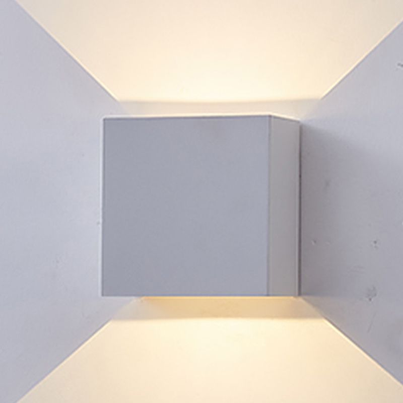 Nordic Style Wall Light Square Shape Wall Lamp with Aluminum Shade for Bedroom