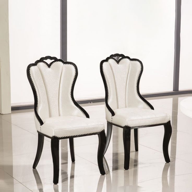 Chaise latéral sans bras rembourrée de style Scandinave Chaise de restauration à dos solide pour usage à domicile