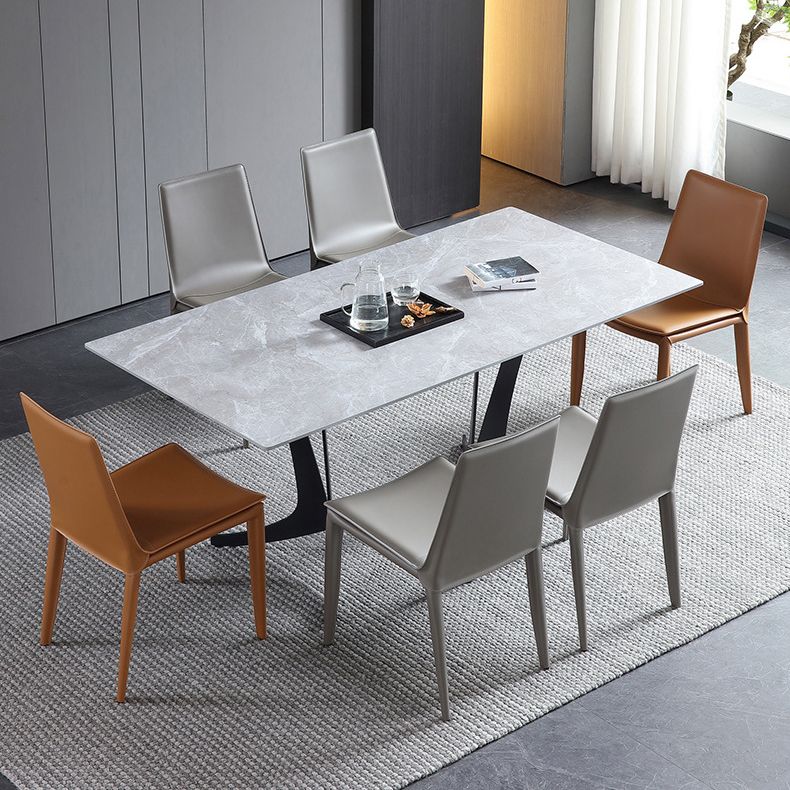 Silla lateral curvada de cuero contemporánea Silla Parsons con acabado mate