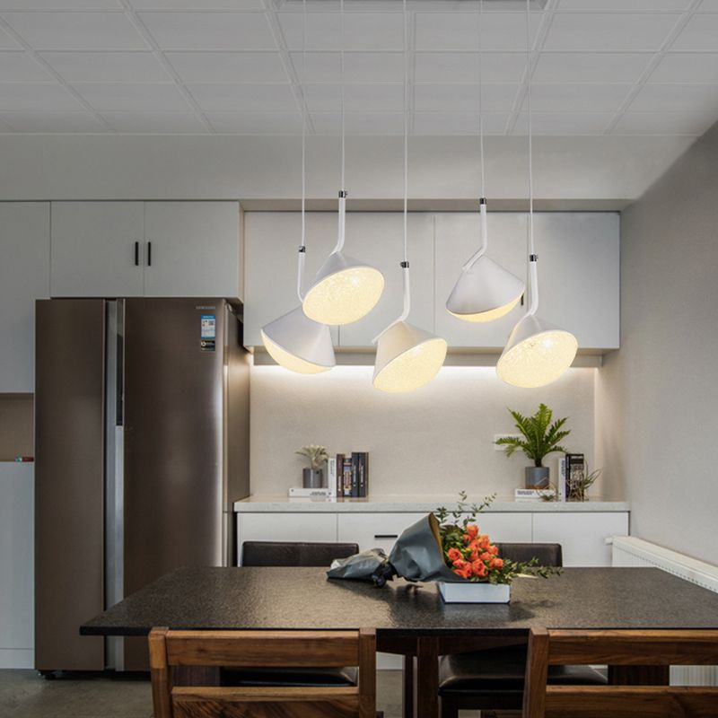 Lámpara de techo de cono blanco Metal 5 luces Luz de comedor Luz de comedor con difusor acrílico
