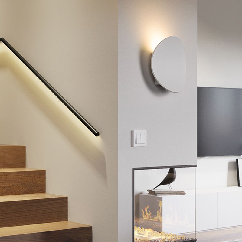 Round Shape Metal Wall Sconce Modern Style 1-Light Wall Mounted Light for Bedroom