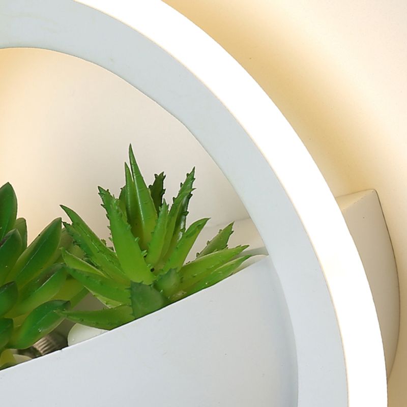 Geometry Metal Wall Light Modern Style 1 Light Wall Lamp in White(Plant Not Included)