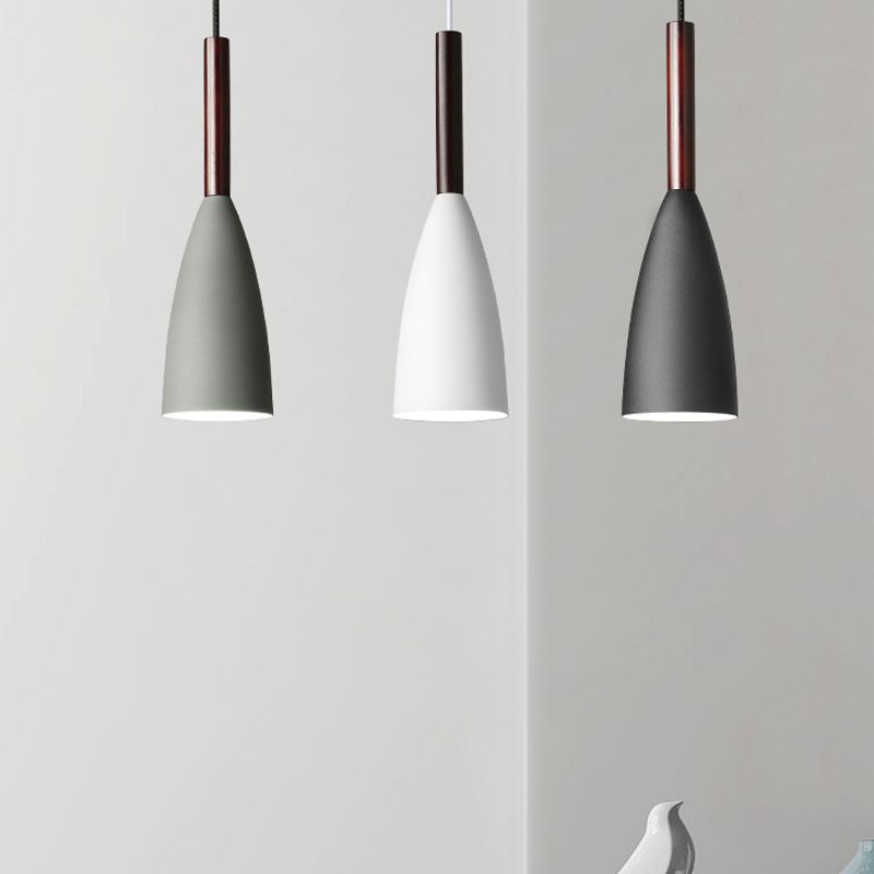 Luz de colgante de hierro lacado en la moderna lámpara de colgantes de madera de estilo nórdico para el comedor