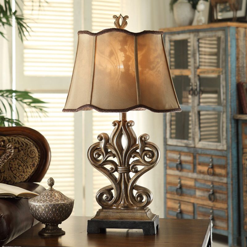 Ruffle-Edged Shade Table Lamp Rustic Style 1 Bulb Guest Room Night Stand Lamp in Brown with Square Pedestal