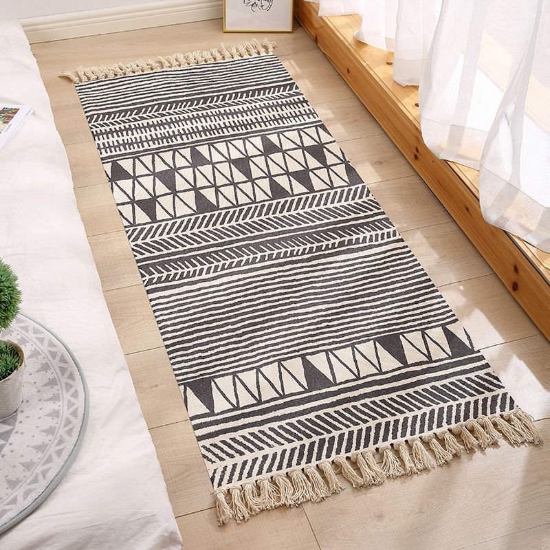 Americana Bedroom Rug Multi-Colored Geometric Print Area Rug Machine Washable Easy Care Carpet with Tassel