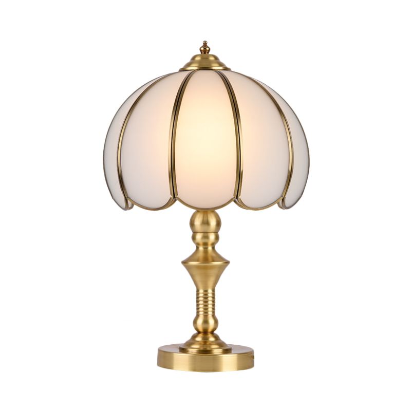 Lampe à table en or colonial feston / évasé 1 éclairage de nuit de colonialisme léger avec base en métal pour chambre à coucher
