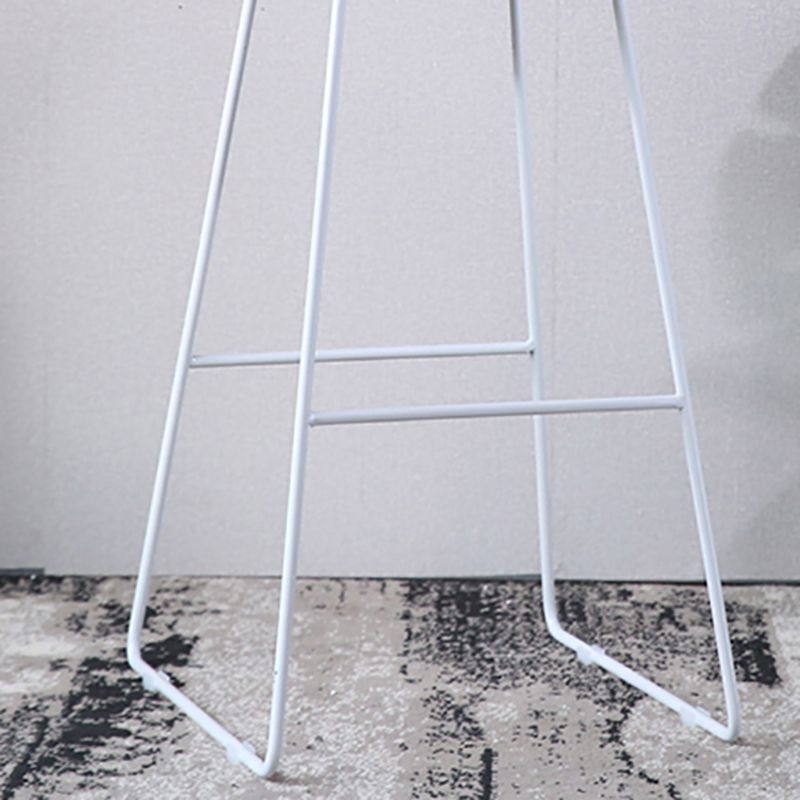 Barhocker im modernen Stil, Barhocker mit Eisenschlittenbeinen, Fußstütze und Kissen