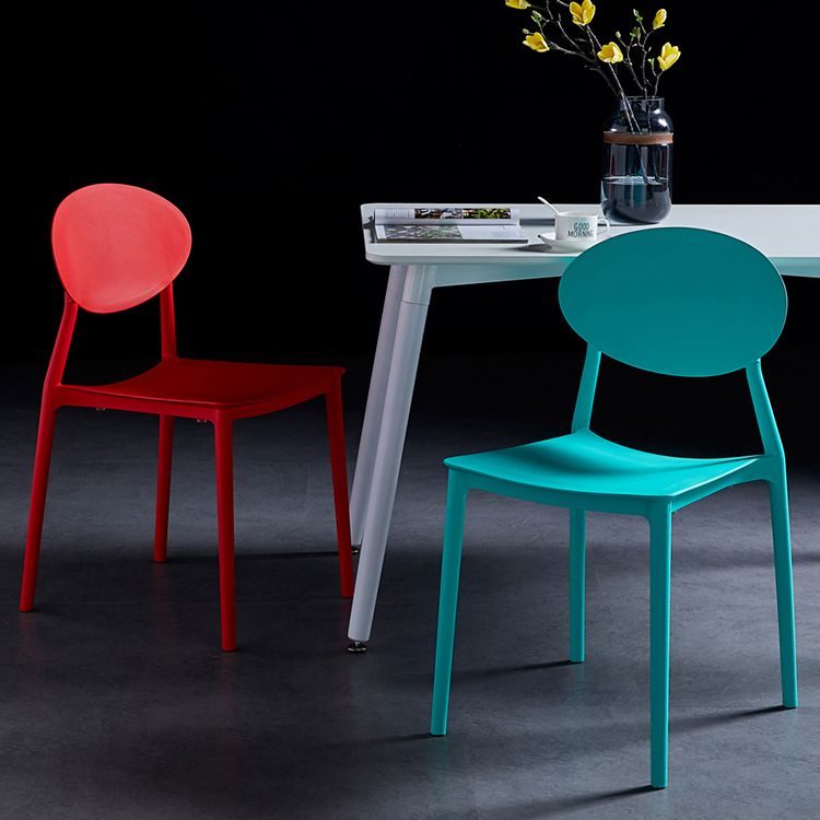 Moderne plastic eetkamerstoel stacking eetarmloze stoel voor restaurantgebruik