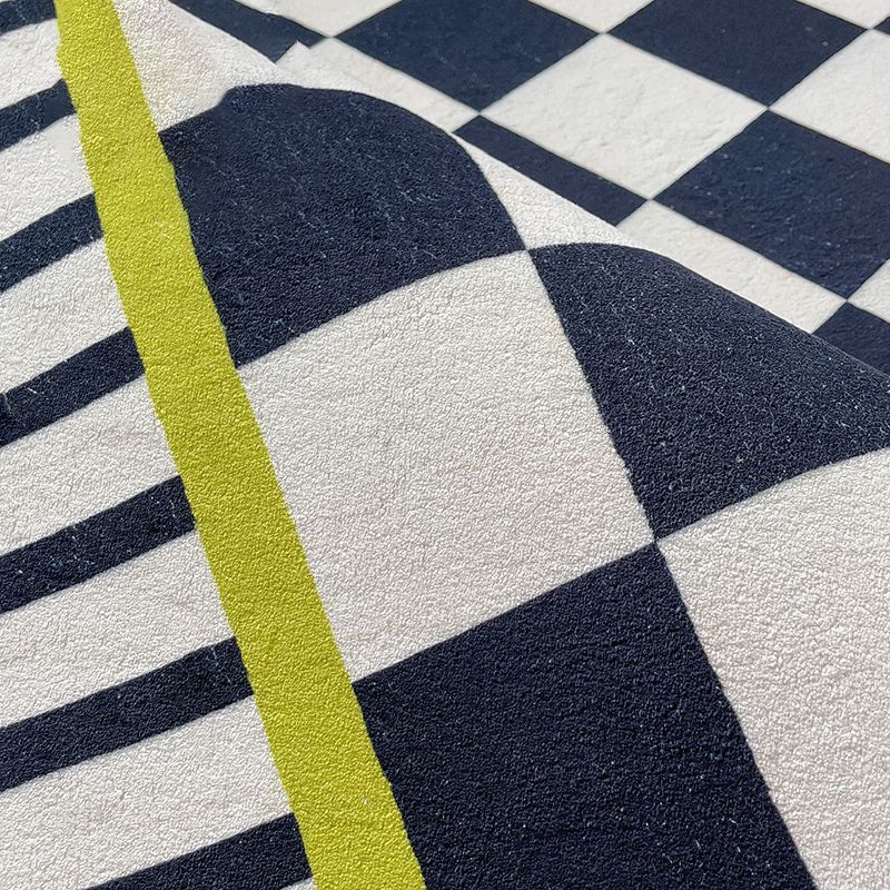 Modern Plaid Print Area Carpet Black Polyester Area Rug Non-Slip Backing Rug for Home Decor