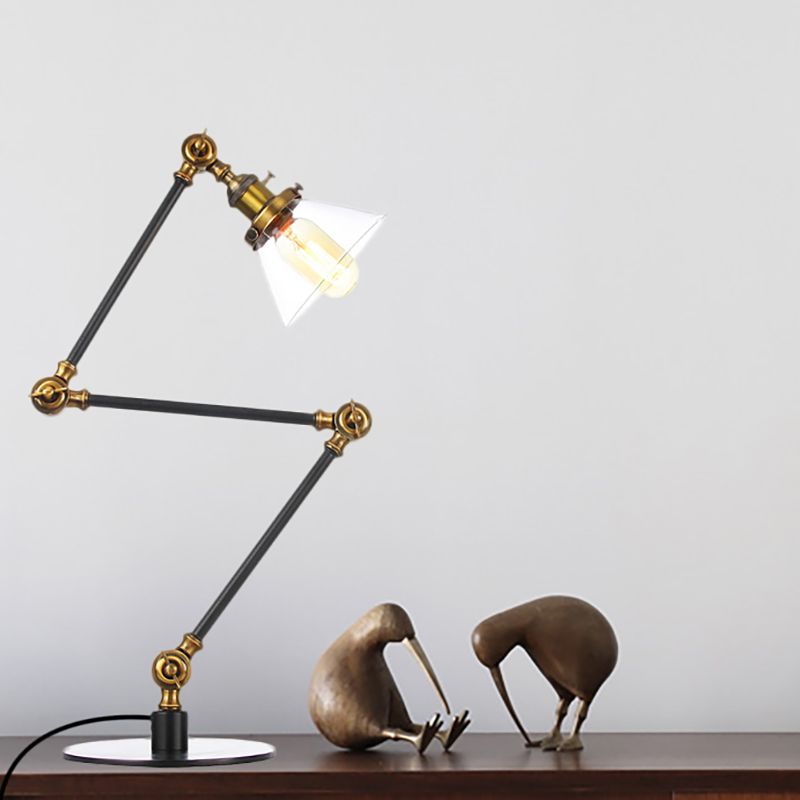 Table conique de style industriel clair Ambre / verre transparent et métal 1 lampe de table de chambre à coucher légère avec bras réglable en noir / laiton