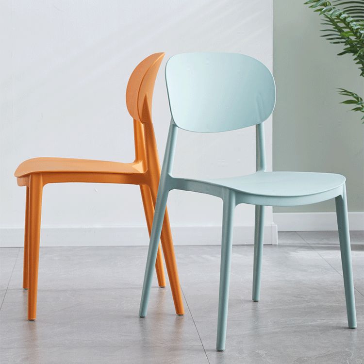 Silla lateral de plástico moderna Silla de comedor con respaldo sólido para restaurante