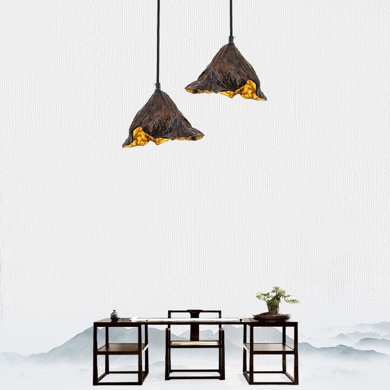 Forme de feuille de lotus flétrie Éclairage suspendu en métal de style postmoderne Lampe suspendue pour le chevet