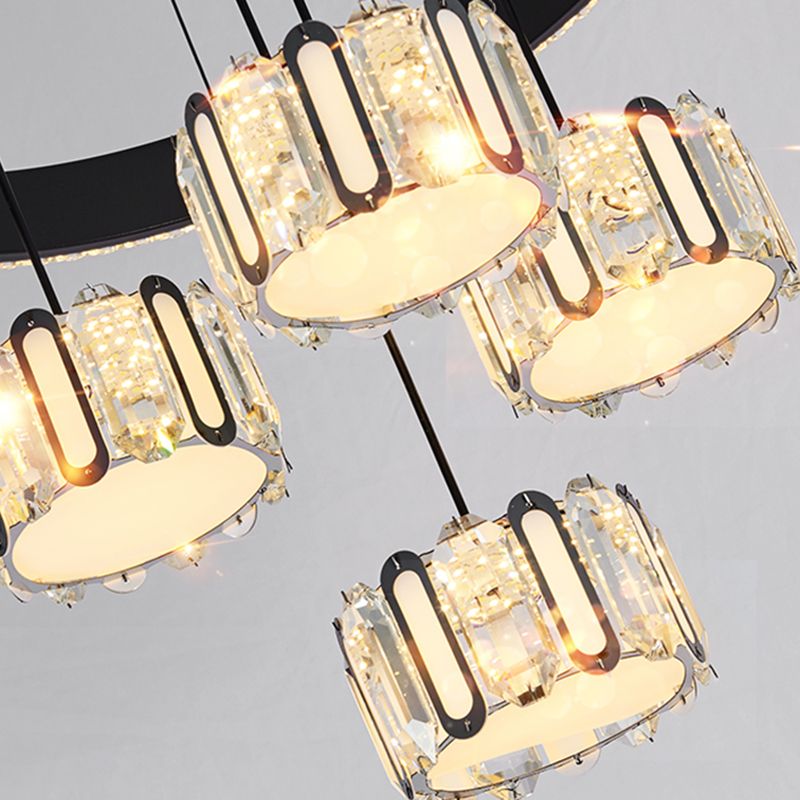 Schwarzer kreisförmiger Cluster Anhänger moderner 5-Licht-Kristall-LED-Federung für Esszimmer