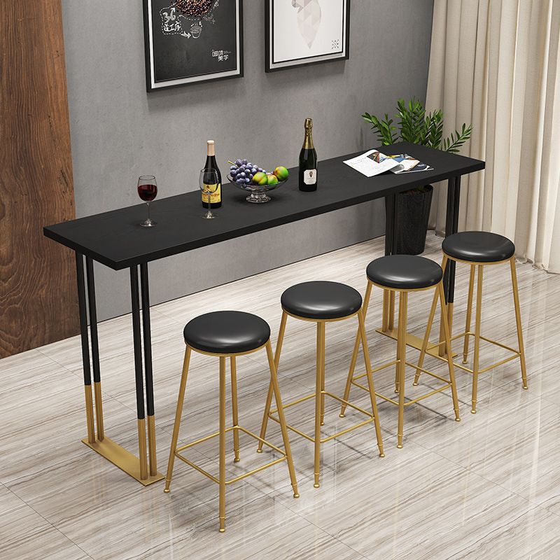 Table de la table de style nordique Pine Top Pub Table avec cadre en or noir (seule table)
