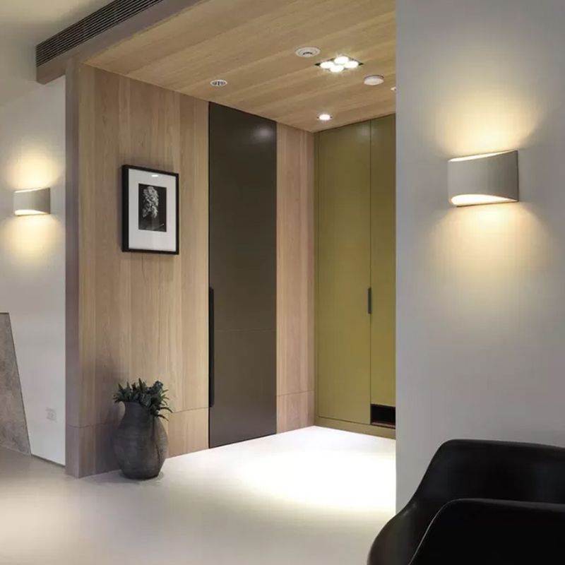 Geometrische Form Metallwandbeleuchtung moderner Stil 2 Leuchten Wandmontage Beleuchtung in Weiß