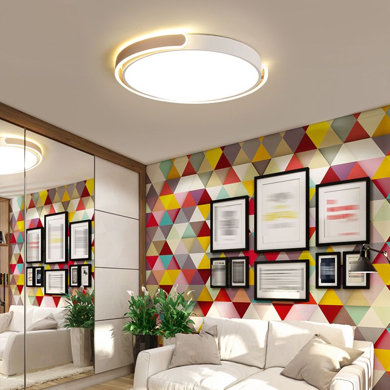 Modern Metal LED Flush Mount Circle Shape Ceiling Lamp with Acrylic Shade for Living Room