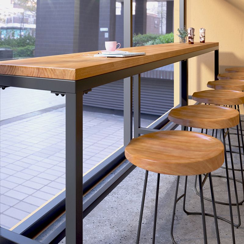 Modern Style Bar Stuhl konturierte Holzsitz Schlittenbeine Barhocker für Innenräume