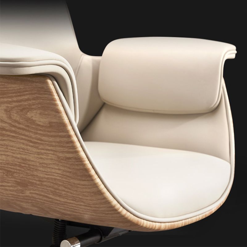 Modern Leather Executive Chair Adjustable Tilt Mechanism Swivel Office Chair