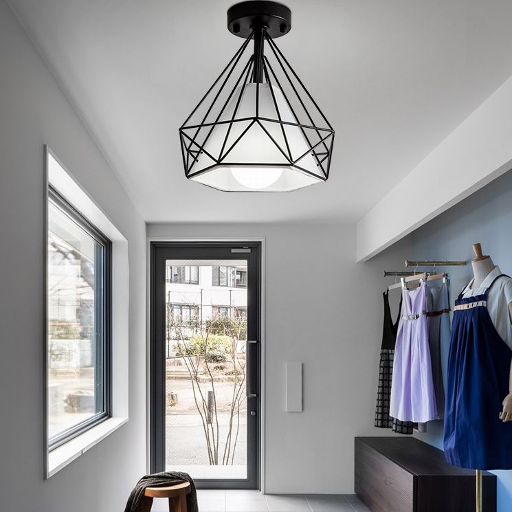 Plafond noir en métal rinçage