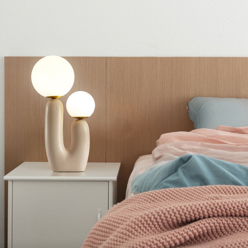 Lampe de table Globe 2 Light dans la lampe de bureau intérieure en résine concise moderne avec teinte en verre