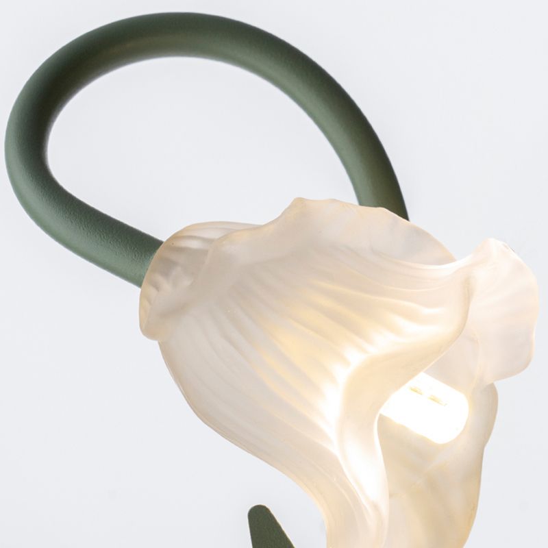 Modern Style Wall Mount Lamp Flower Shape with Glass Shade for Bedroom