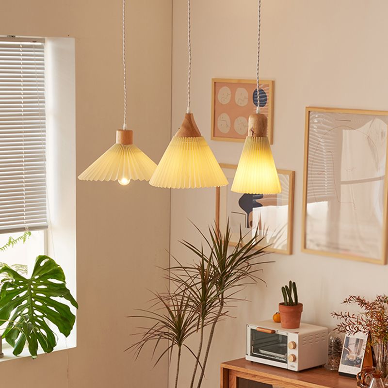 Pleated Fabric Shade Hanging Lamp Nordic Style Single Wood Pendant Lighting for Diner