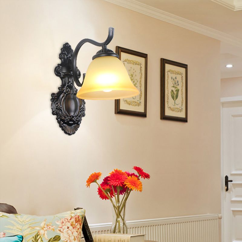 Monte a parete nera leggera tradizionale crema tradizionale vetro a forma svasata lampada da parete per soggiorno