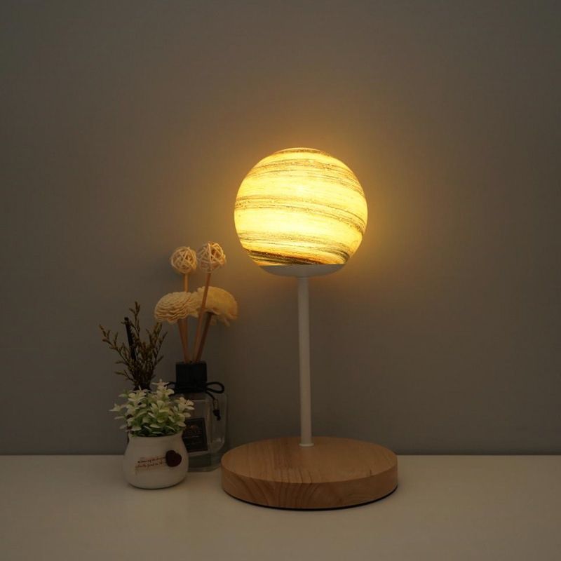Lámpara de mesa LED Luz de escritorio de madera moderna con sombra Galss para sala de estar (el juguete no incluye)
