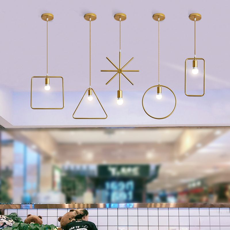 Moderna simple estilo múltiples formas colgantes de hierro 1 colgante de luz en la tienda de ropa dorada para ropa