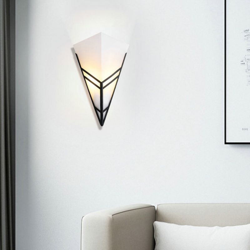 Triangle Modernist Wall Sconce Metal Sconce Light for Hallway