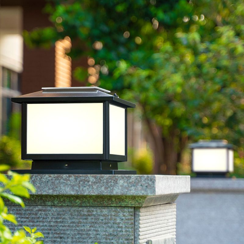 Contemporary LED Solar Lighting Fixture with Acrylic Shade for Garden