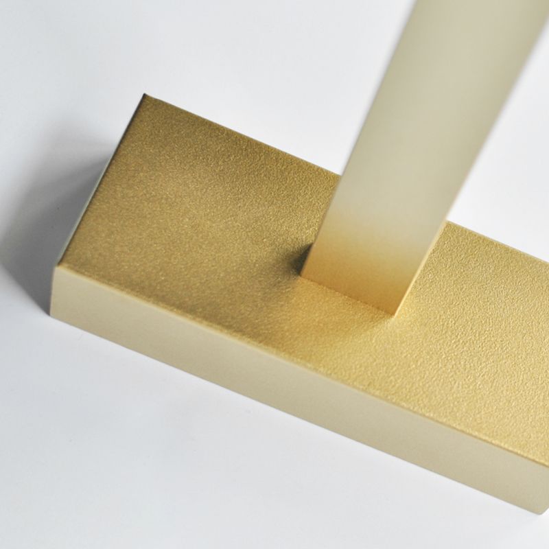 Gold Linear LED Wall Lamp in Modern Concise Style Aluminium Indoor Wall Sconce with Silicone Shade