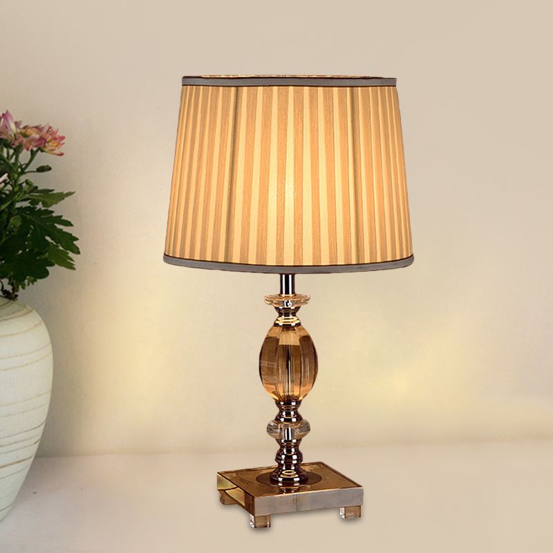 Police de nuit moderniste Lumière claire Crystal 1 Éclairage de bureau de chambre à coucher en beige avec de l'ombre plissée