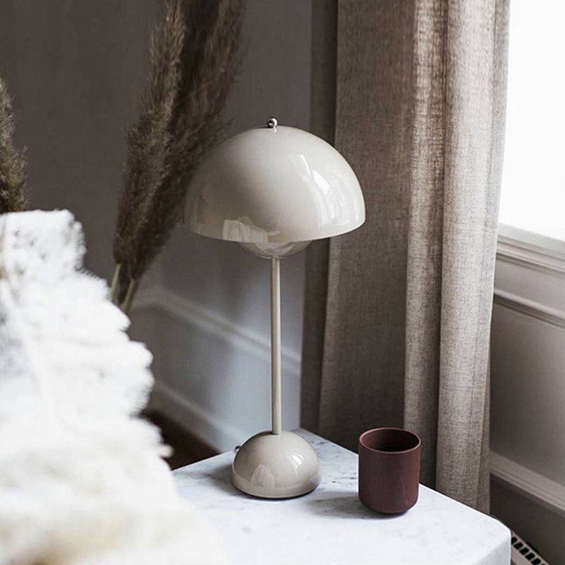 Nuits en dôme et lampes de style moderne en métal 1 lampes à table légère