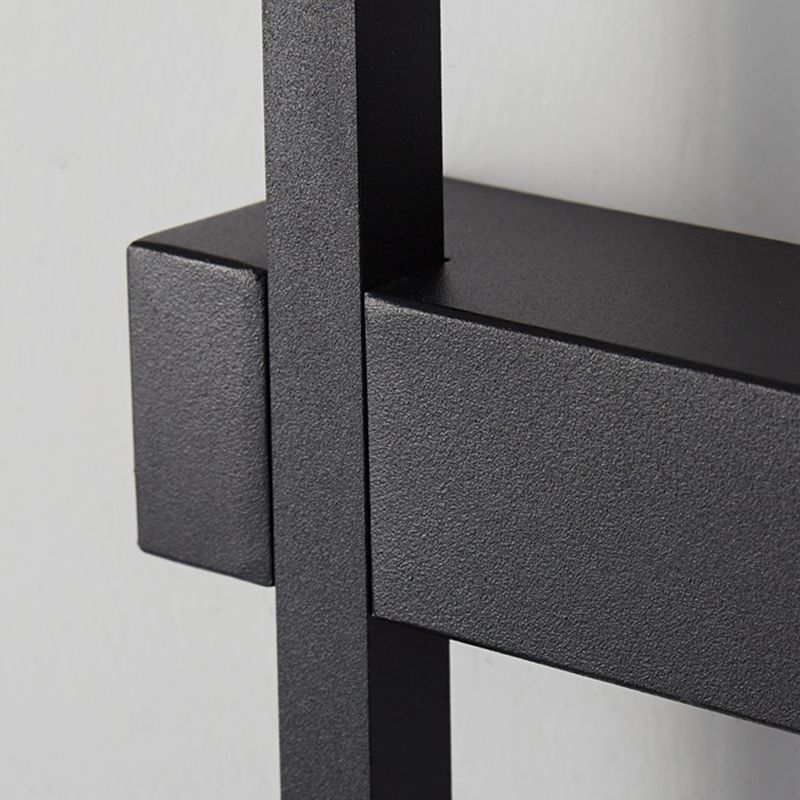 Linear Shape Metal Wall Light Modern Style 1-Light Wall Mount Light in Black