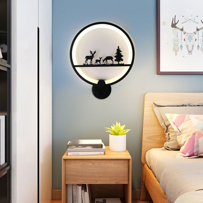 Unique Shape Metal Wall Light Modern Style 1-Light Wall Mounted Light Fixture in Black