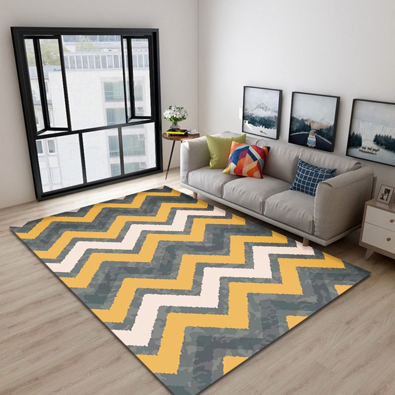 Modernist Swirl Striped Pattern Rug Grey and Yellow Polypropylene Rug Anti-Slip Washable Area Rug for Home